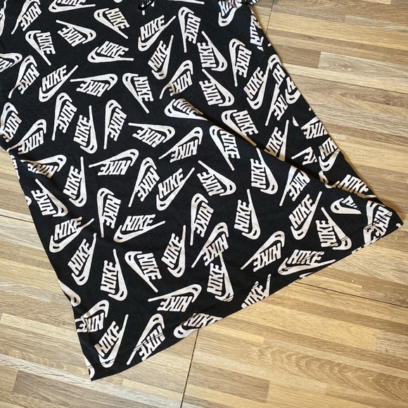 NIKE athletic short sleeve tee shirt size men’s small - Picture 3 of 9